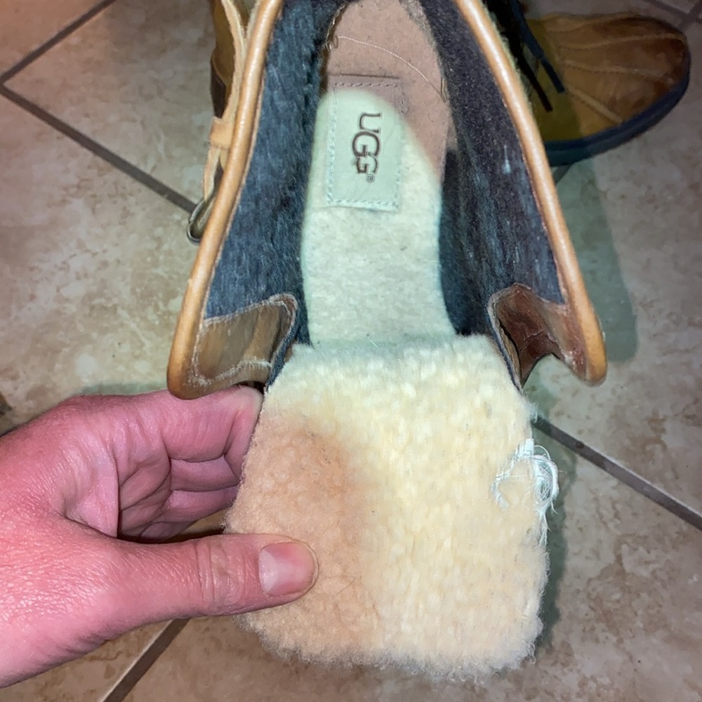 UGG Duck Boot - Picture 5 of 7